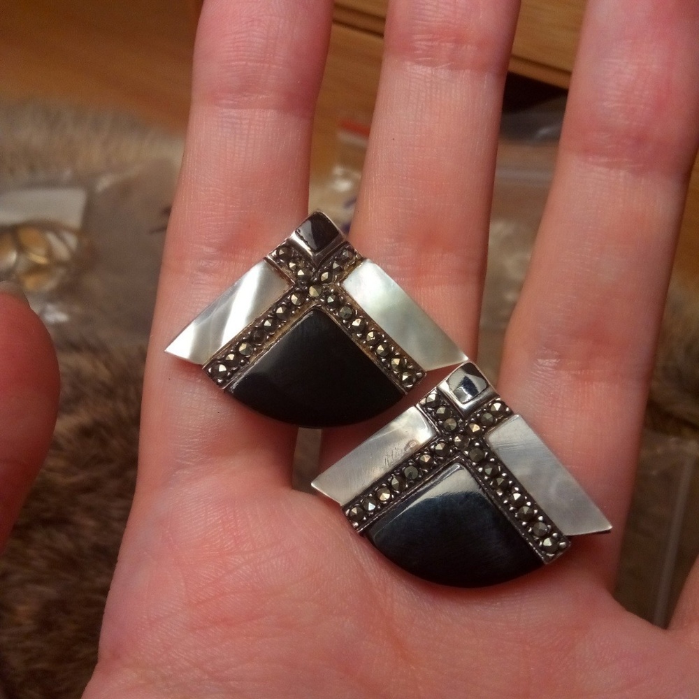 Sterling silver triangle onyx MOP earrings